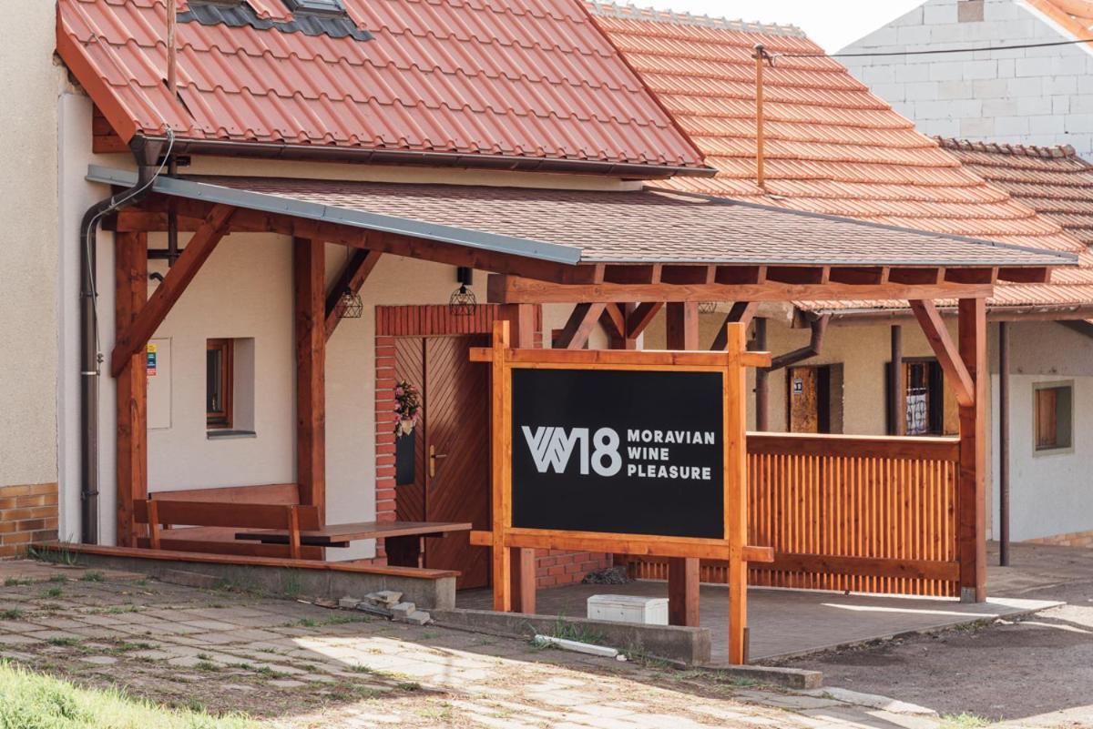 Penzion Vinarstvi W18 Velké Bílovice المظهر الخارجي الصورة